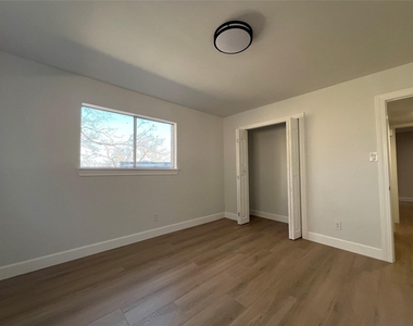 3310 Hycreek Dr - Photo Thumbnail 11