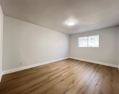 3310 Hycreek Dr - Photo Thumbnail 12