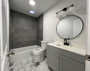 3310 Hycreek Dr - Photo Thumbnail 8