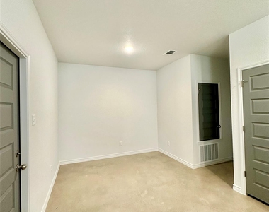 2321 Ocean Ave - Photo Thumbnail 3
