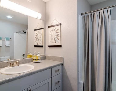 4580 Barclay Drive - Photo Thumbnail 7