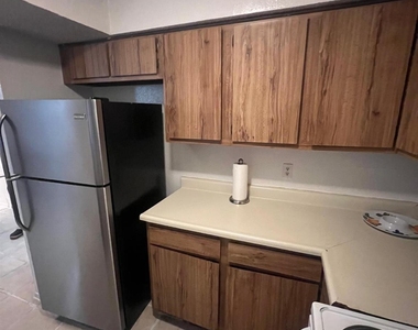 6843 Greenway Chase Street - Photo Thumbnail 8