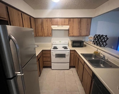 6843 Greenway Chase Street - Photo Thumbnail 9