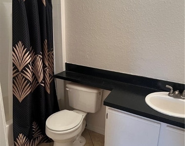 6461 Aragon Way - Photo Thumbnail 12