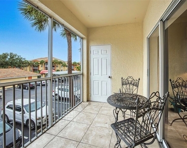 6461 Aragon Way - Photo Thumbnail 11