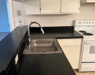 6461 Aragon Way - Photo Thumbnail 14