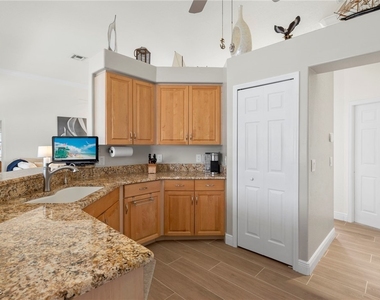 5310 Sands Boulevard - Photo Thumbnail 5