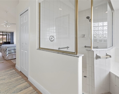 5310 Sands Boulevard - Photo Thumbnail 15