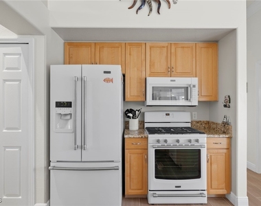 5310 Sands Boulevard - Photo Thumbnail 7