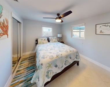 560 E Valley Drive - Photo Thumbnail 11