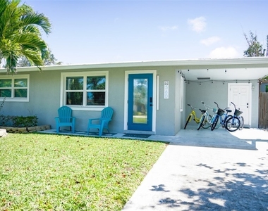 560 E Valley Drive - Photo Thumbnail 1