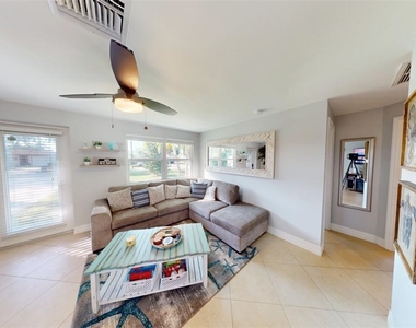 560 E Valley Drive - Photo Thumbnail 12