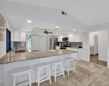 9940 Treasure Cay Lane - Photo Thumbnail 7