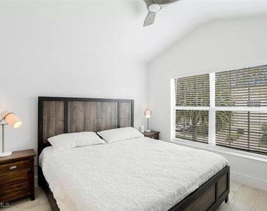 775 Hampton Circle - Photo Thumbnail 14