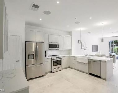 775 Hampton Circle - Photo Thumbnail 4