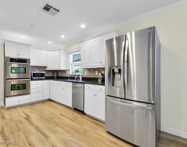 637 103rd Avenue N - Photo Thumbnail 13