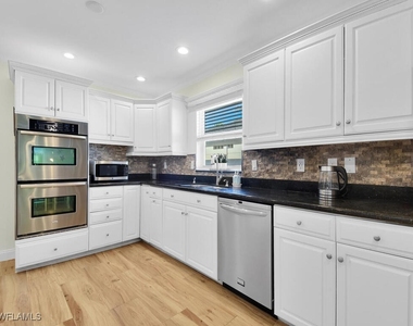637 103rd Avenue N - Photo Thumbnail 11