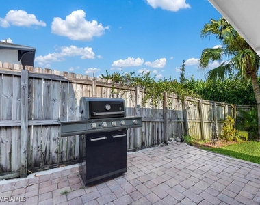 637 103rd Avenue N - Photo Thumbnail 17