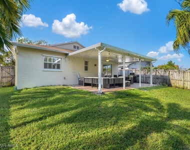 637 103rd Avenue N - Photo Thumbnail 3