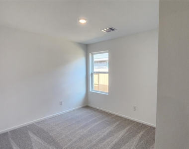 26850 Cascade Sunrise Street - Photo Thumbnail 31