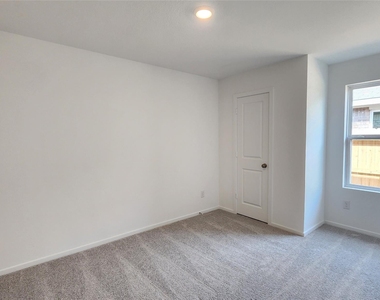 26850 Cascade Sunrise Street - Photo Thumbnail 32