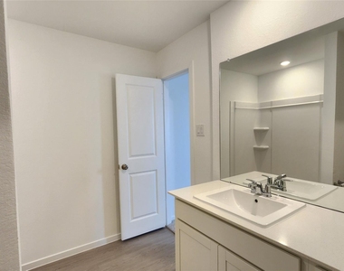 26850 Cascade Sunrise Street - Photo Thumbnail 13