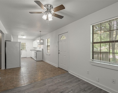 7a Hickory Lane - Photo Thumbnail 6