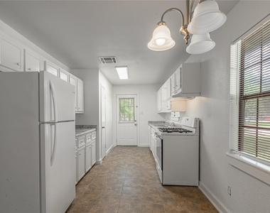 7a Hickory Lane - Photo Thumbnail 7