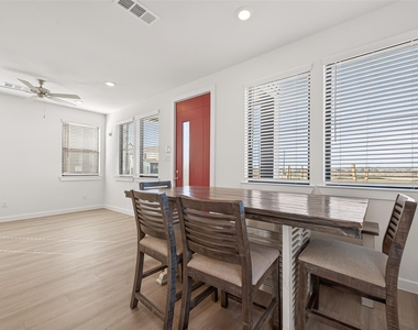 3223 Loam Lane - Photo Thumbnail 6