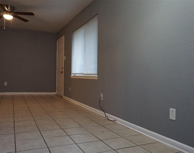 604 Wilson Road - Photo Thumbnail 3