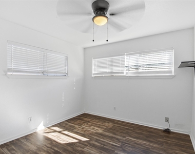 5010 Ennis S Street - Photo Thumbnail 9