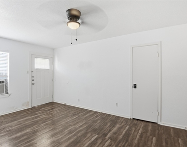 5010 Ennis S Street - Photo Thumbnail 1