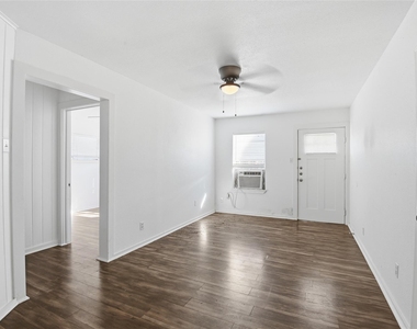 5010 Ennis S Street - Photo Thumbnail 2