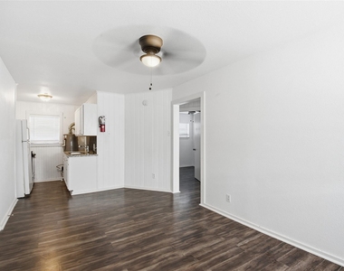 5010 Ennis S Street - Photo Thumbnail 3