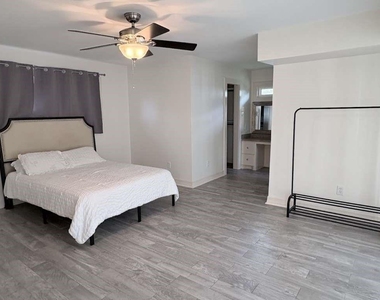 4711 Imogene Street - Photo Thumbnail 11