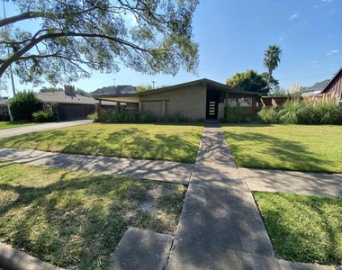 4711 Imogene Street - Photo Thumbnail 17