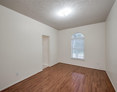 3402 Caloway Court - Photo Thumbnail 23