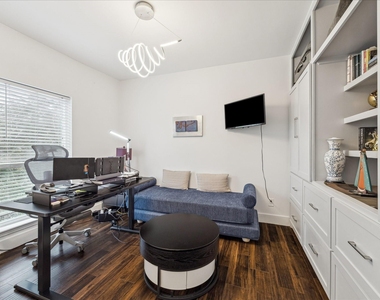 2100 Tanglewilde Street - Photo Thumbnail 15
