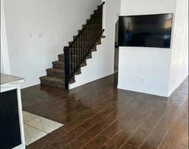 5519 Osprey Drive - Photo Thumbnail 7