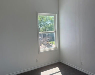 5519 Osprey Drive - Photo Thumbnail 12