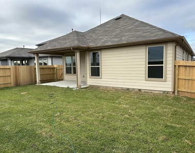 3019 Kastania Lane N - Photo Thumbnail 27