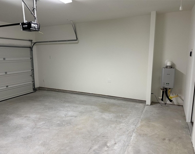3019 Kastania Lane N - Photo Thumbnail 20