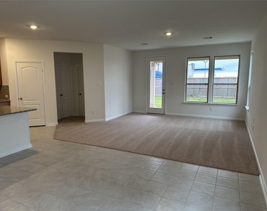 3019 Kastania Lane N - Photo Thumbnail 9