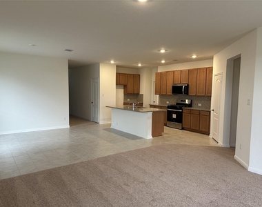 3019 Kastania Lane N - Photo Thumbnail 8