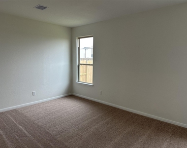 3019 Kastania Lane N - Photo Thumbnail 24