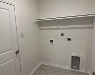3019 Kastania Lane N - Photo Thumbnail 21