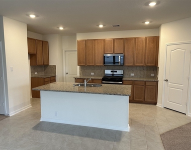 3019 Kastania Lane N - Photo Thumbnail 11