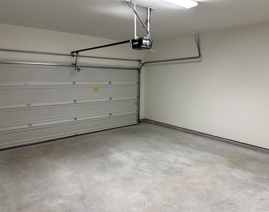 3019 Kastania Lane N - Photo Thumbnail 19