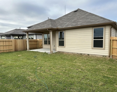 3019 Kastania Lane N - Photo Thumbnail 28