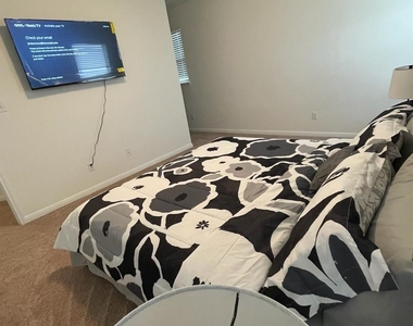 3019 Kastania Lane N - Photo Thumbnail 12
